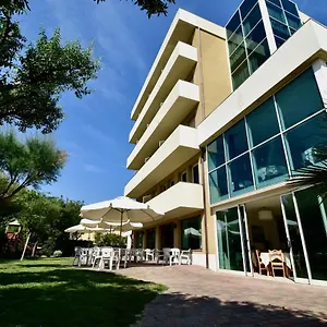 https://hotel-astor-lido-di-classe.emilia-romagnahotels.net