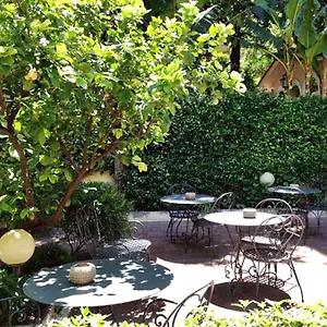 https://select-garden-rome.it-romehotels.com