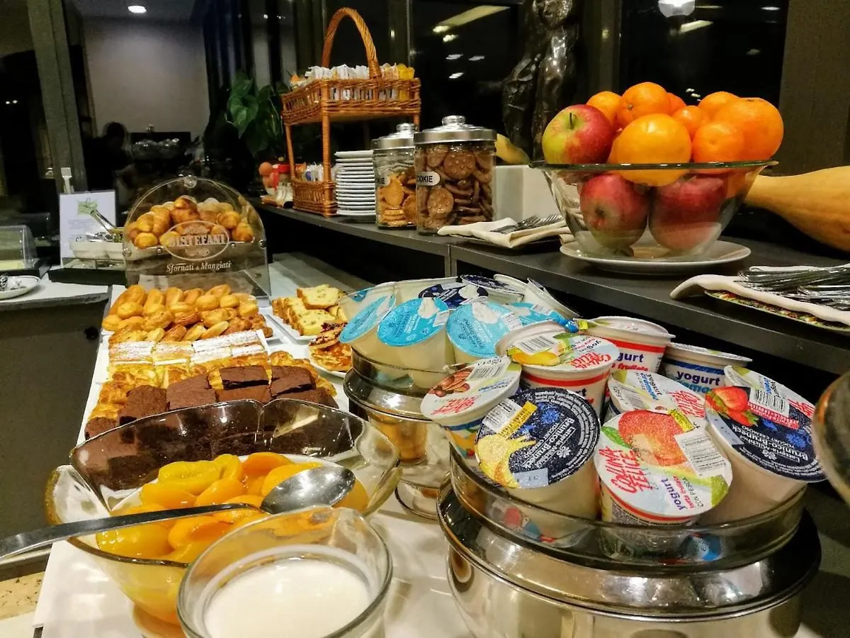 ורונה Hotel Martini